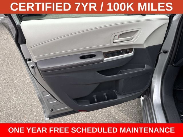 2023 Toyota Sienna LE 8 Passenger