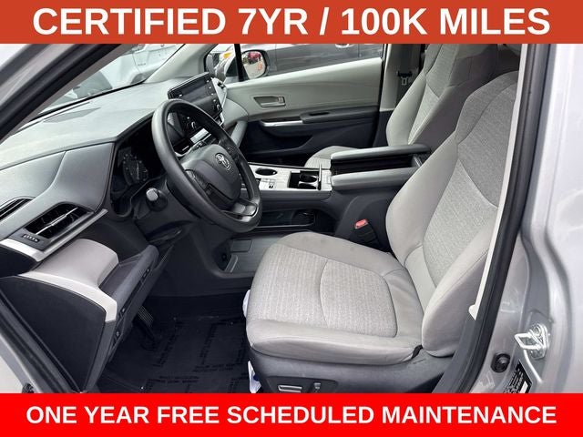 2023 Toyota Sienna LE 8 Passenger