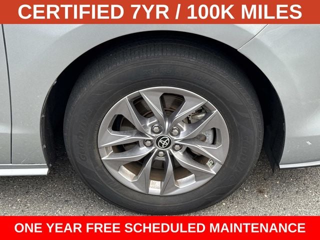 2023 Toyota Sienna LE 8 Passenger