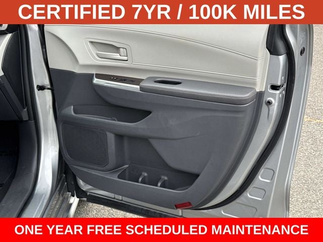 2023 Toyota Sienna LE 8 Passenger