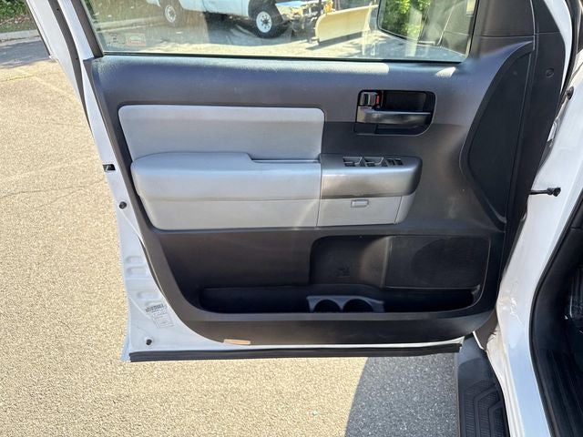 2015 Toyota Sequoia SR5 5.7L