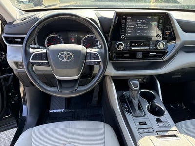 2022 Toyota Highlander LE