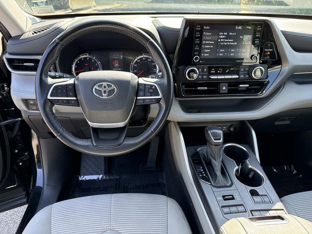2022 Toyota Highlander LE
