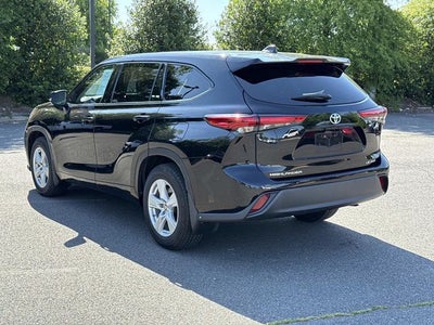 2022 Toyota Highlander LE