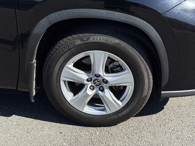 2022 Toyota Highlander LE