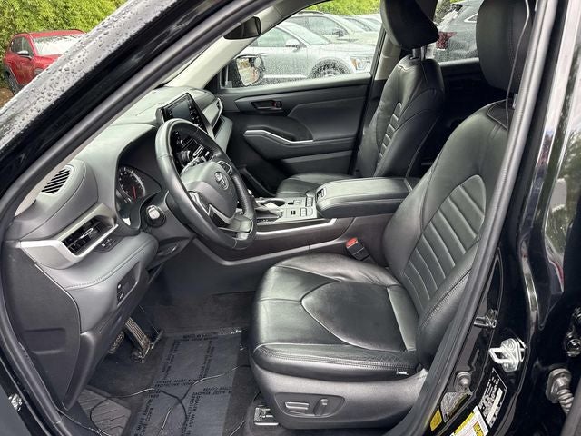 2022 Toyota Highlander LE