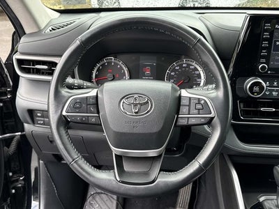 2022 Toyota Highlander LE