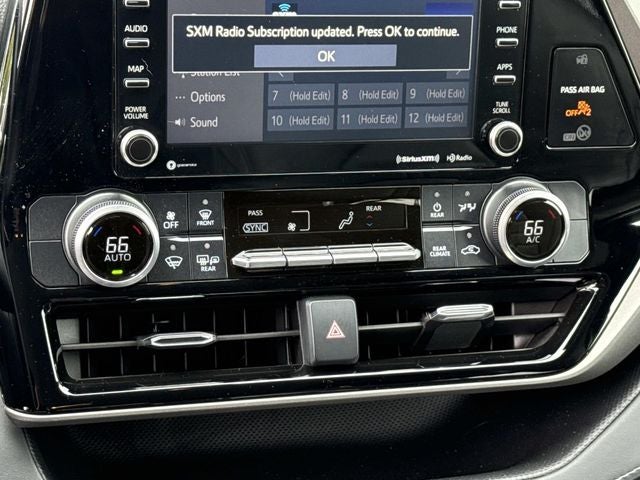 2022 Toyota Highlander LE
