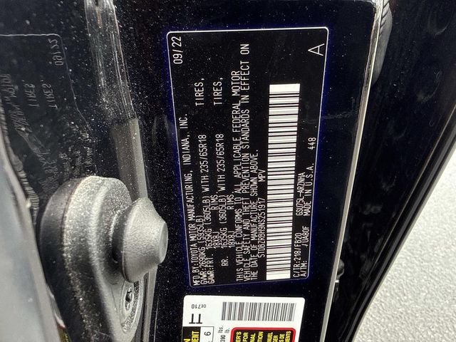 2022 Toyota Highlander LE