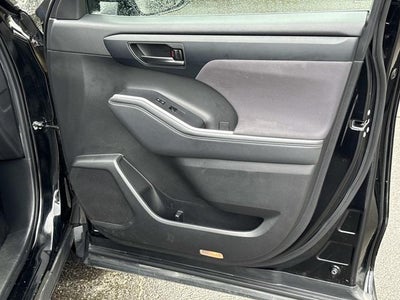 2022 Toyota Highlander LE