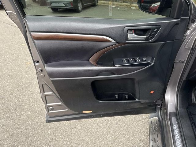 2016 Toyota Highlander Limited Platinum V6