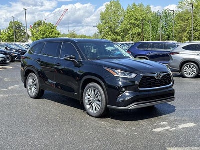 2026 Toyota Highlander Hybrid Platinum