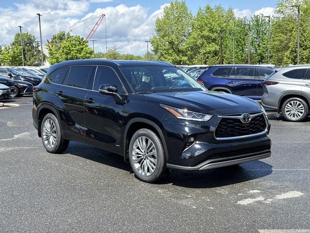 2026 Toyota Highlander Hybrid Platinum