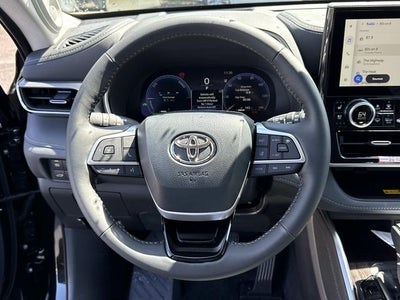 2026 Toyota Highlander Hybrid Platinum