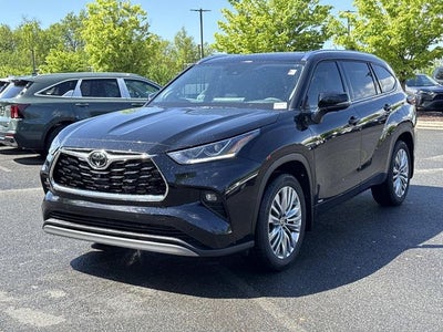2026 Toyota Highlander Hybrid Platinum