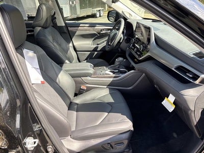 2026 Toyota Highlander Hybrid Platinum