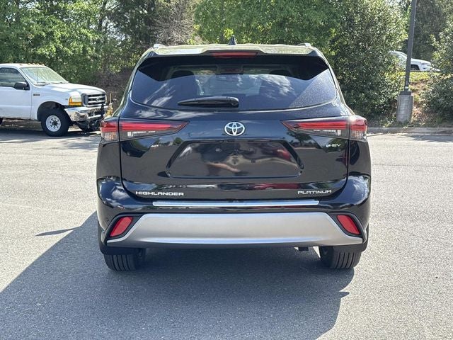 2026 Toyota Highlander Hybrid Platinum