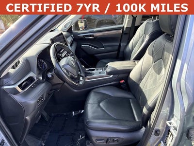 2021 Toyota Highlander Hybrid Platinum