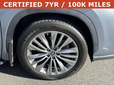 2021 Toyota Highlander Hybrid Platinum
