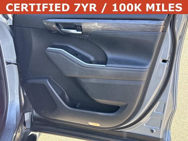 2021 Toyota Highlander Hybrid Platinum