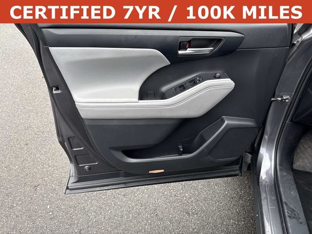 2022 Toyota Highlander Hybrid XLE