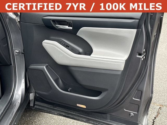 2022 Toyota Highlander Hybrid XLE