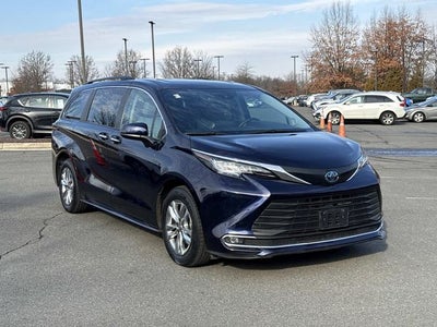 2022 Toyota Sienna XLE 7 Passenger