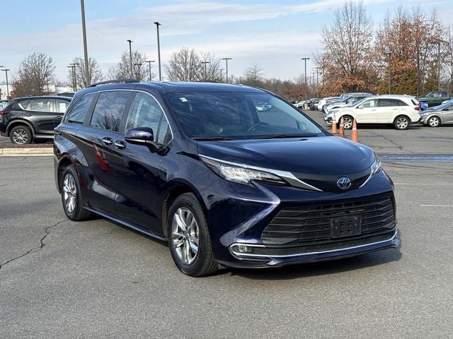 2022 Toyota Sienna XLE 7 Passenger