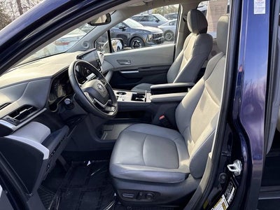 2022 Toyota Sienna XLE 7 Passenger