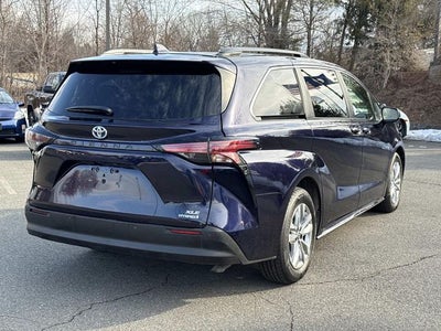 2022 Toyota Sienna XLE 7 Passenger