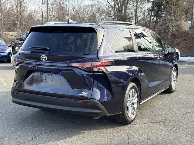 2022 Toyota Sienna XLE 7 Passenger