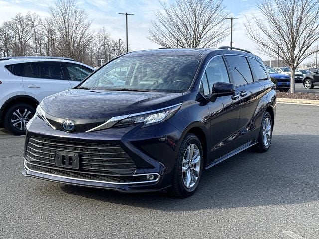 2022 Toyota Sienna XLE 7 Passenger