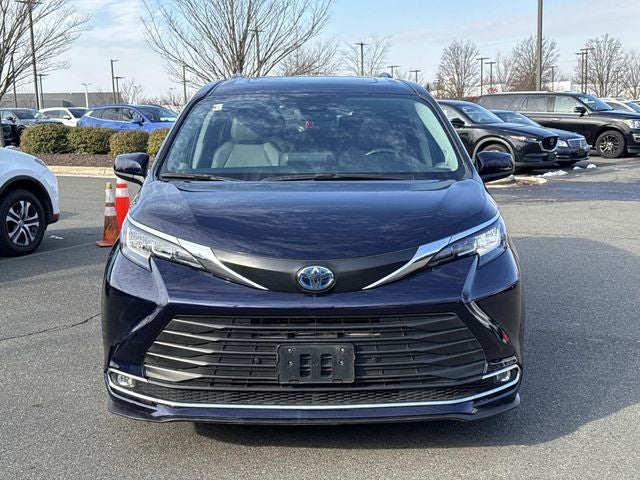 2022 Toyota Sienna XLE 7 Passenger