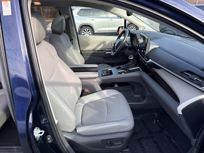 2022 Toyota Sienna XLE 7 Passenger