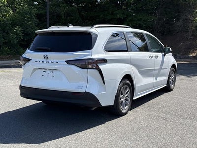 2024 Toyota Sienna XLE 7 Passenger