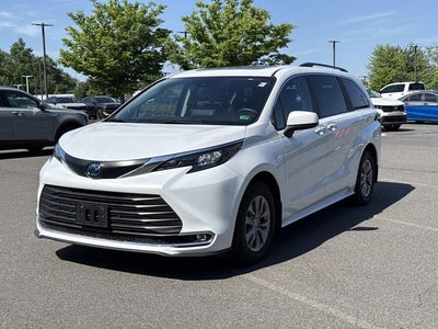 2024 Toyota Sienna XLE 7 Passenger