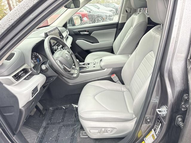 2024 Toyota Highlander Hybrid XLE