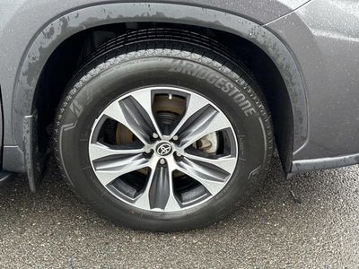 2024 Toyota Highlander Hybrid XLE