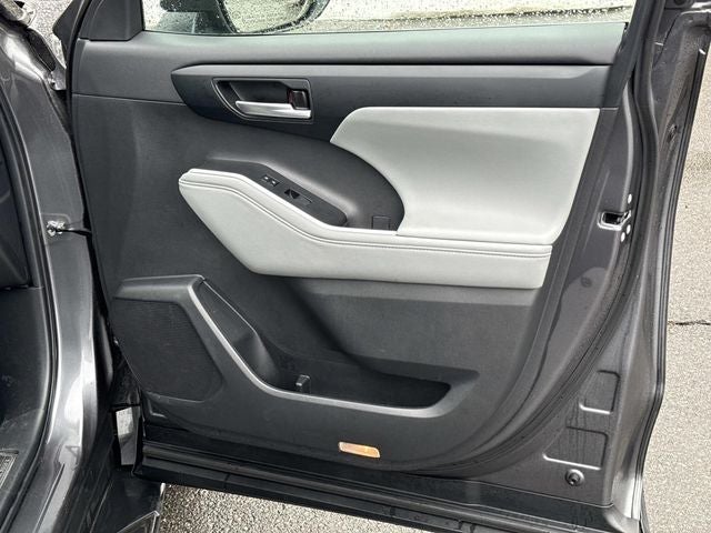 2024 Toyota Highlander Hybrid XLE