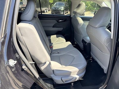 2023 Toyota Highlander Hybrid XLE