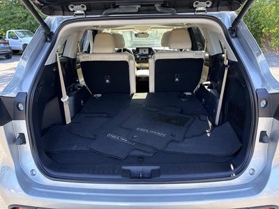 2024 Toyota Highlander Hybrid XLE