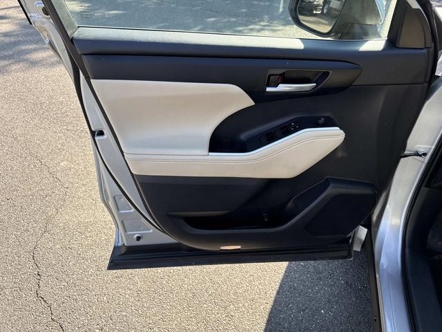 2024 Toyota Highlander Hybrid XLE