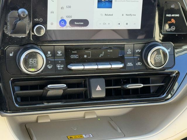 2024 Toyota Highlander Hybrid XLE