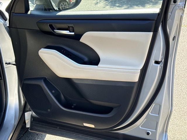 2024 Toyota Highlander Hybrid XLE