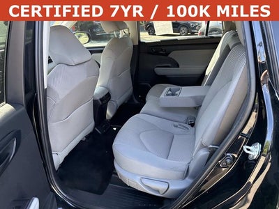 2024 Toyota Highlander LE