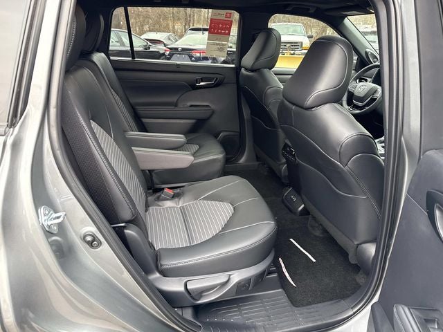 2026 Toyota Highlander XSE