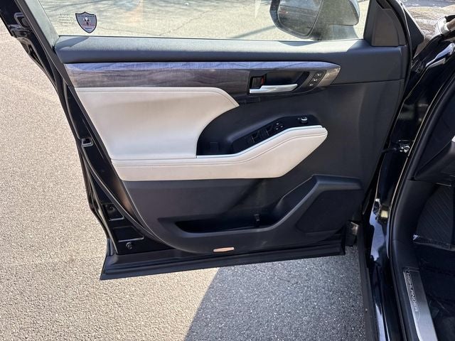 2023 Toyota Highlander Platinum