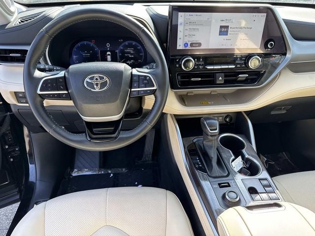 2023 Toyota Highlander Platinum