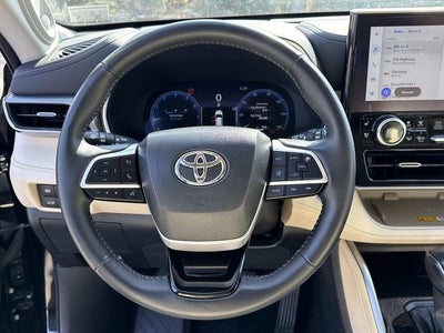 2023 Toyota Highlander Platinum