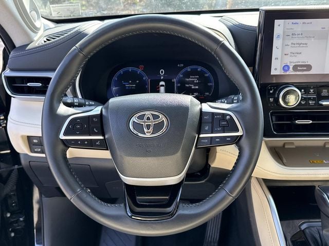 2023 Toyota Highlander Platinum